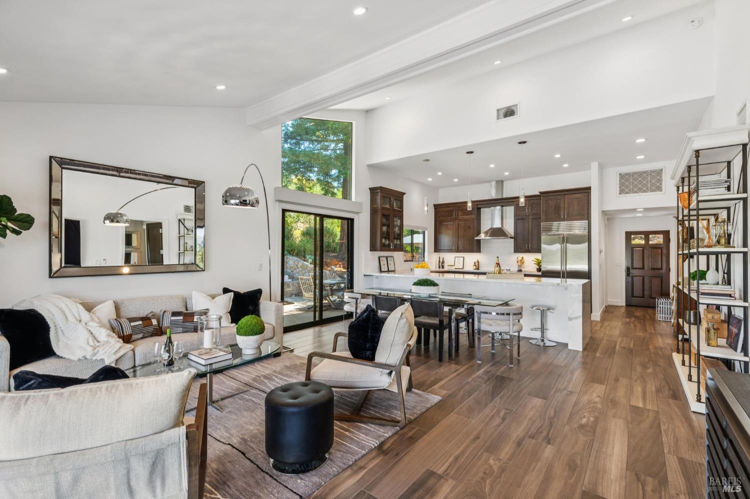 Detail Gallery Image 9 of 69 For 836 Acorn Way, Napa,  CA 94558 - 3 Beds | 2 Baths