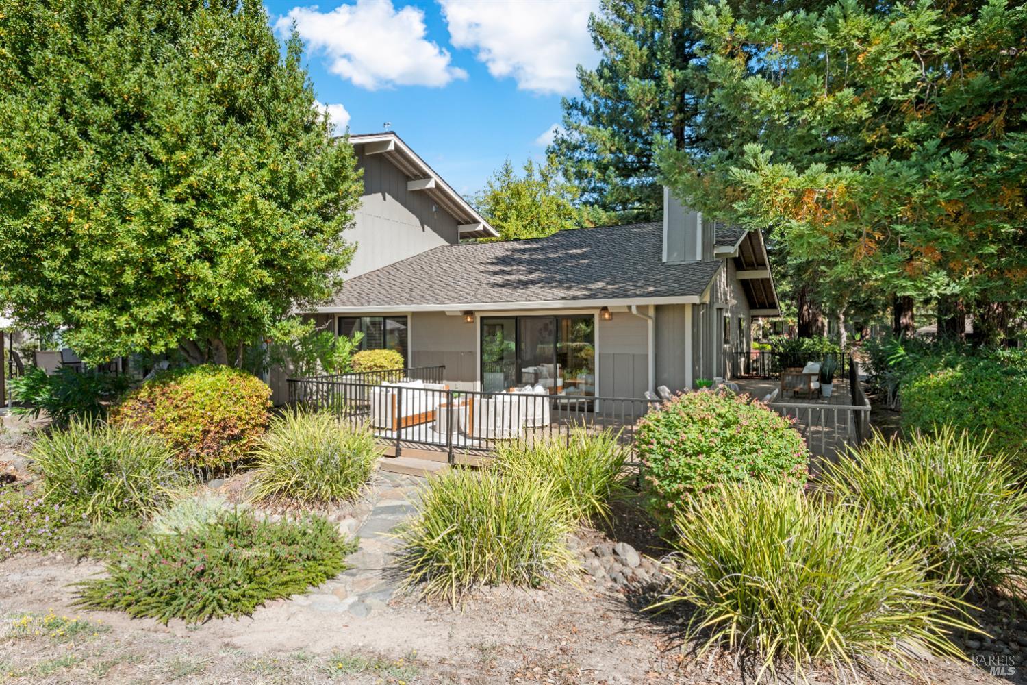 Detail Gallery Image 37 of 48 For 845 Acorn Way, Napa,  CA 94558 - 3 Beds | 2 Baths