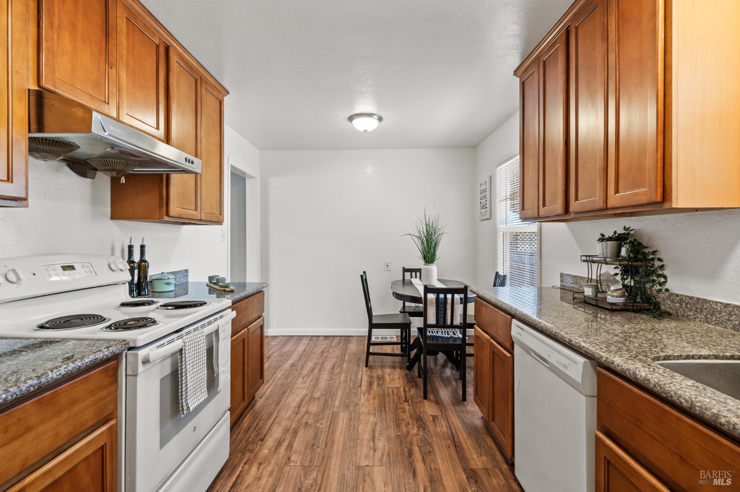 Detail Gallery Image 11 of 32 For 229 Hermosa Ave, Vallejo,  CA 94589 - 3 Beds | 1 Baths