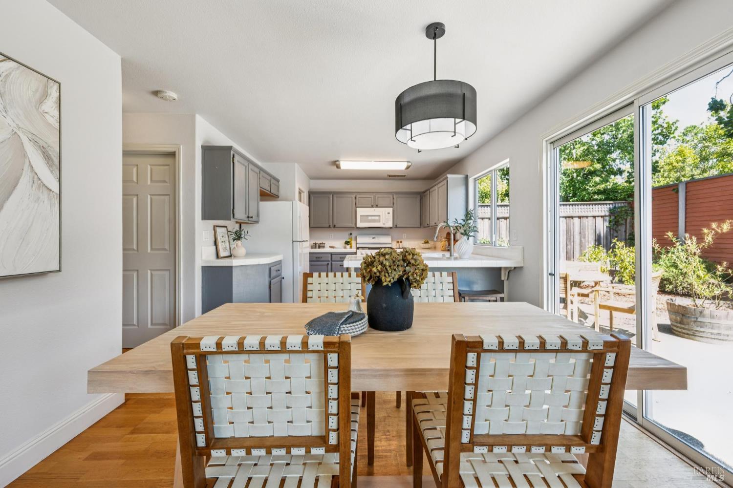 Detail Gallery Image 14 of 53 For 8030 Macaw Ct, Rohnert Park,  CA 94928 - 3 Beds | 2/1 Baths