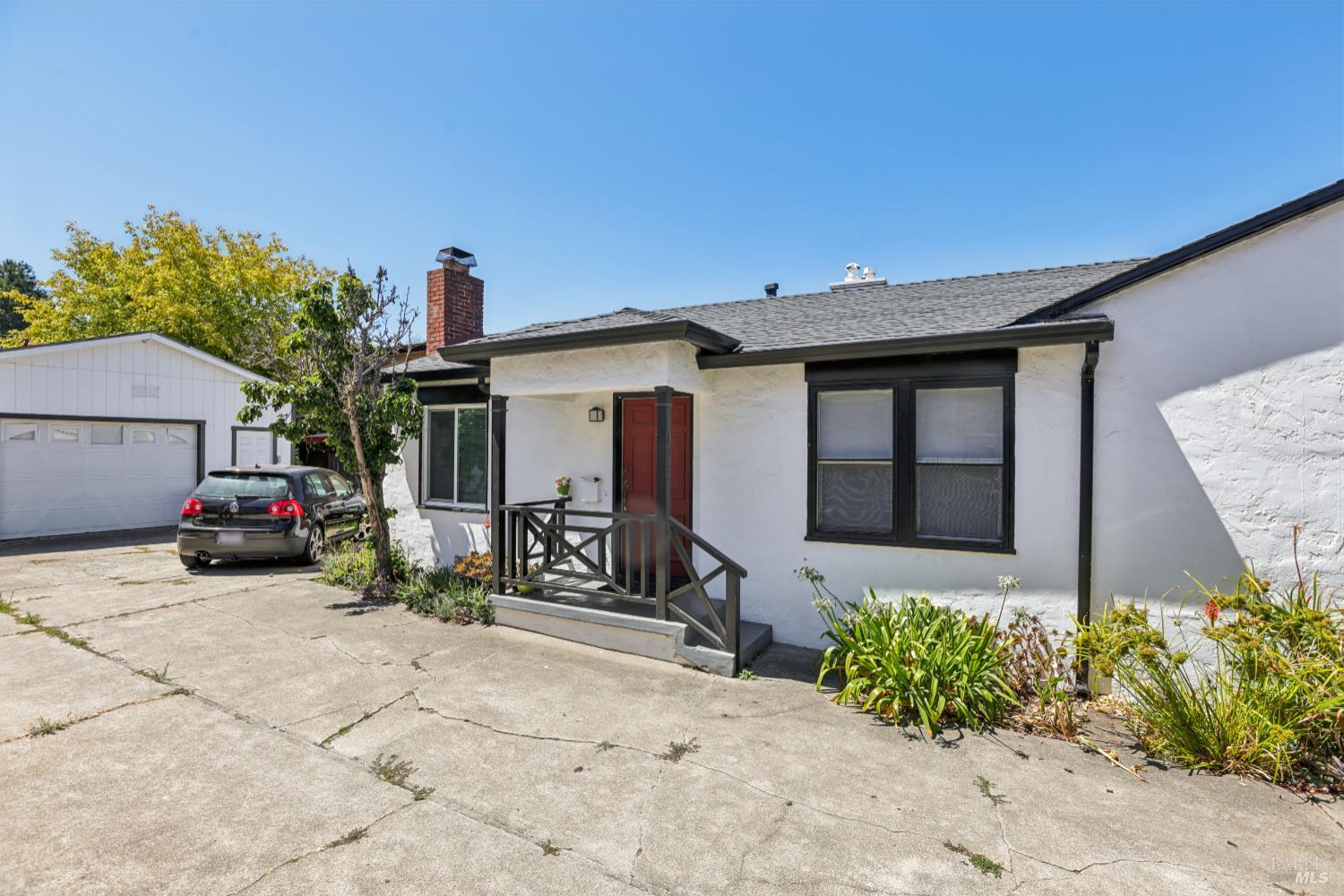 Detail Gallery Image 2 of 32 For 1522 Francisco St, Berkeley,  CA 94703 - 2 Beds | 2 Baths