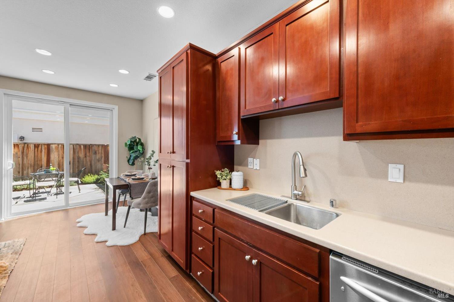 Detail Gallery Image 19 of 54 For 1013 Portofino Ave, Vacaville,  CA 95687 - 3 Beds | 2/1 Baths