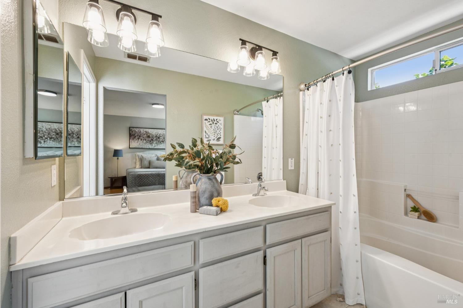 Detail Gallery Image 43 of 53 For 8030 Macaw Ct, Rohnert Park,  CA 94928 - 3 Beds | 2/1 Baths