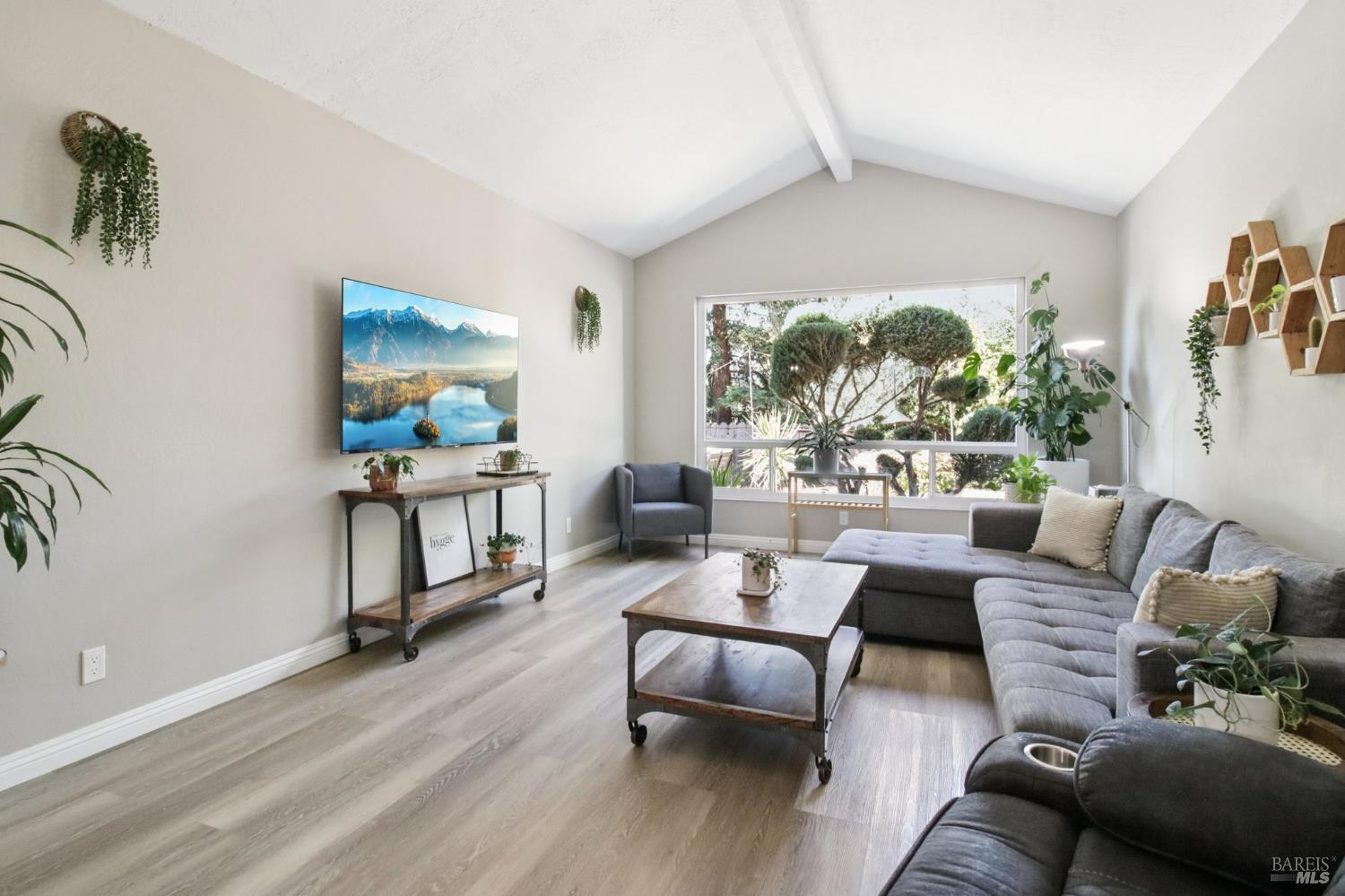 Detail Gallery Image 8 of 47 For 2246 Minaret Dr, Martinez,  CA 94553 - 3 Beds | 2 Baths