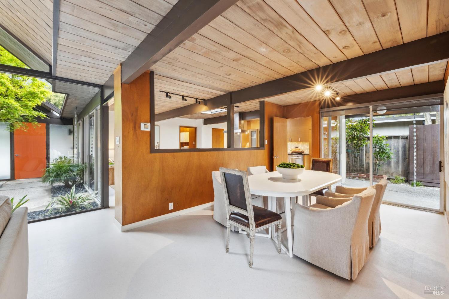 Detail Gallery Image 32 of 55 For 87 Mount Rainier Dr, San Rafael,  CA 94903 - 5 Beds | 2 Baths