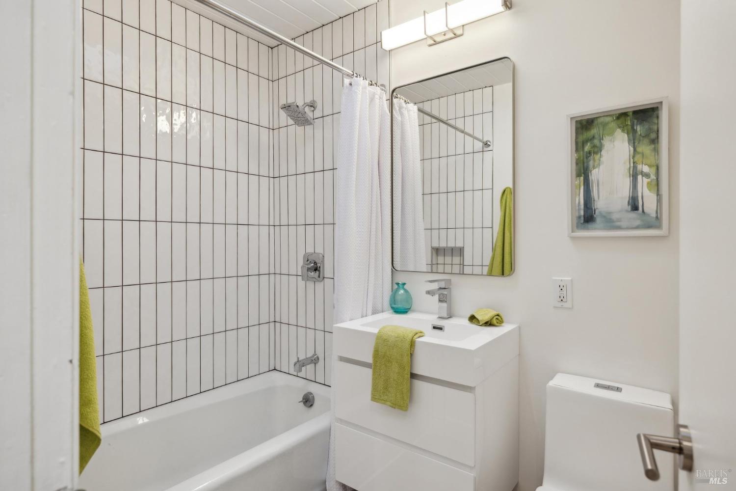 Detail Gallery Image 12 of 37 For 819 Greenberry Ln, San Rafael,  CA 94903 - 4 Beds | 2 Baths