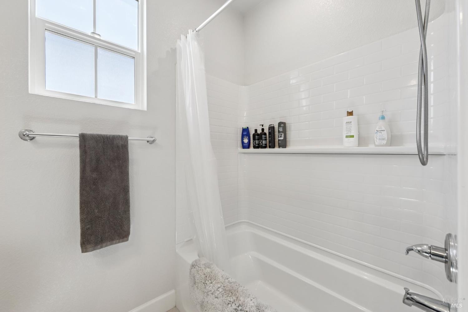 Detail Gallery Image 21 of 44 For 1553 Base Ct, Dixon,  CA 95620 - 4 Beds | 3 Baths