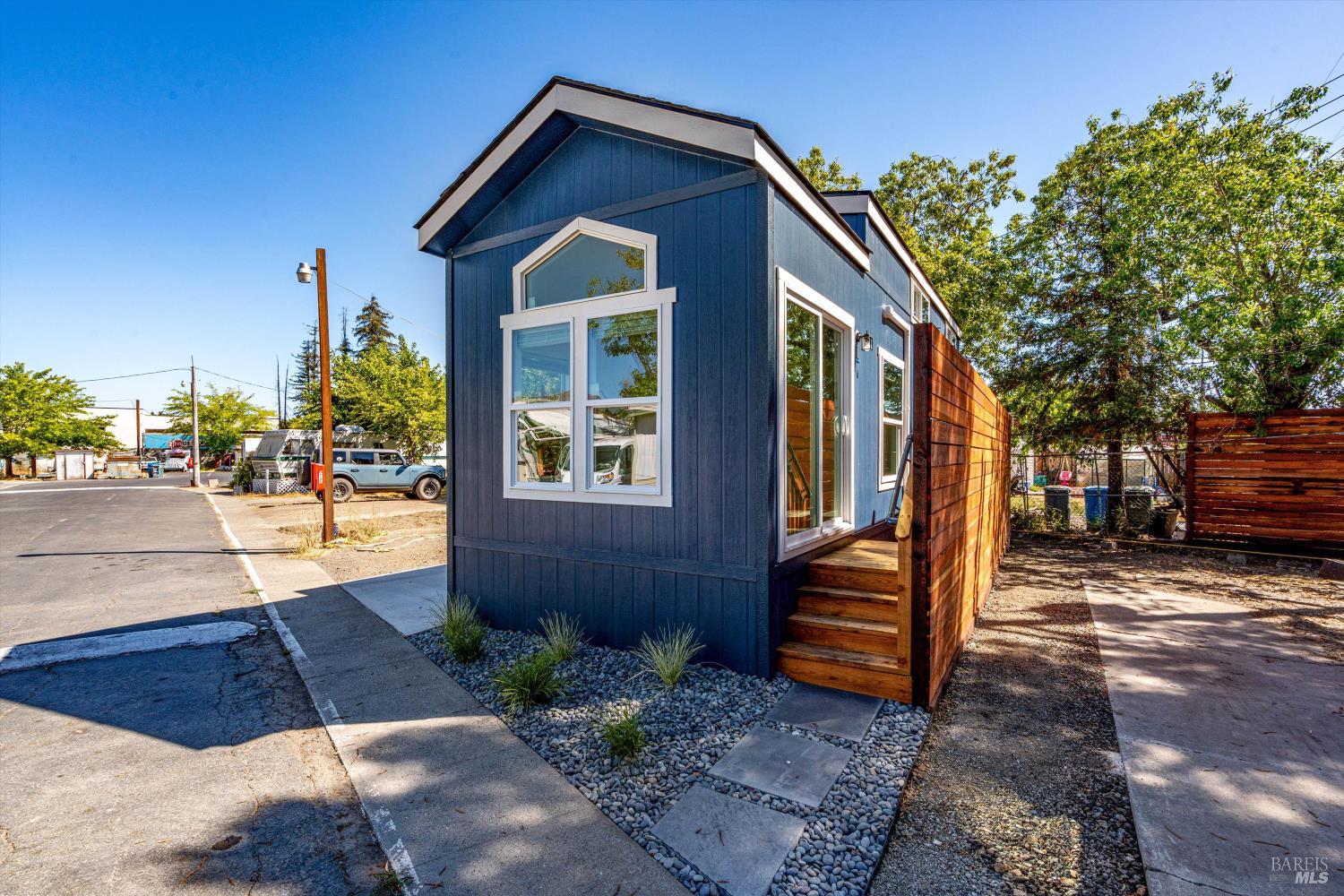 Detail Gallery Image 4 of 32 For 101 Colgan Ave 2, Santa Rosa,  CA 95404 - 1 Beds | 1 Baths