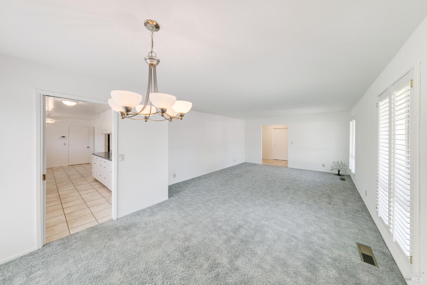 Detail Gallery Image 8 of 50 For 390 S Almond St, Dixon,  CA 95620 - 4 Beds | 2/1 Baths