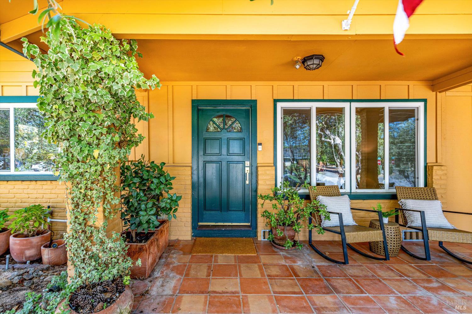 Detail Gallery Image 6 of 46 For 19100 Ola Ct, Sonoma,  CA 95476 - 2 Beds | 2 Baths