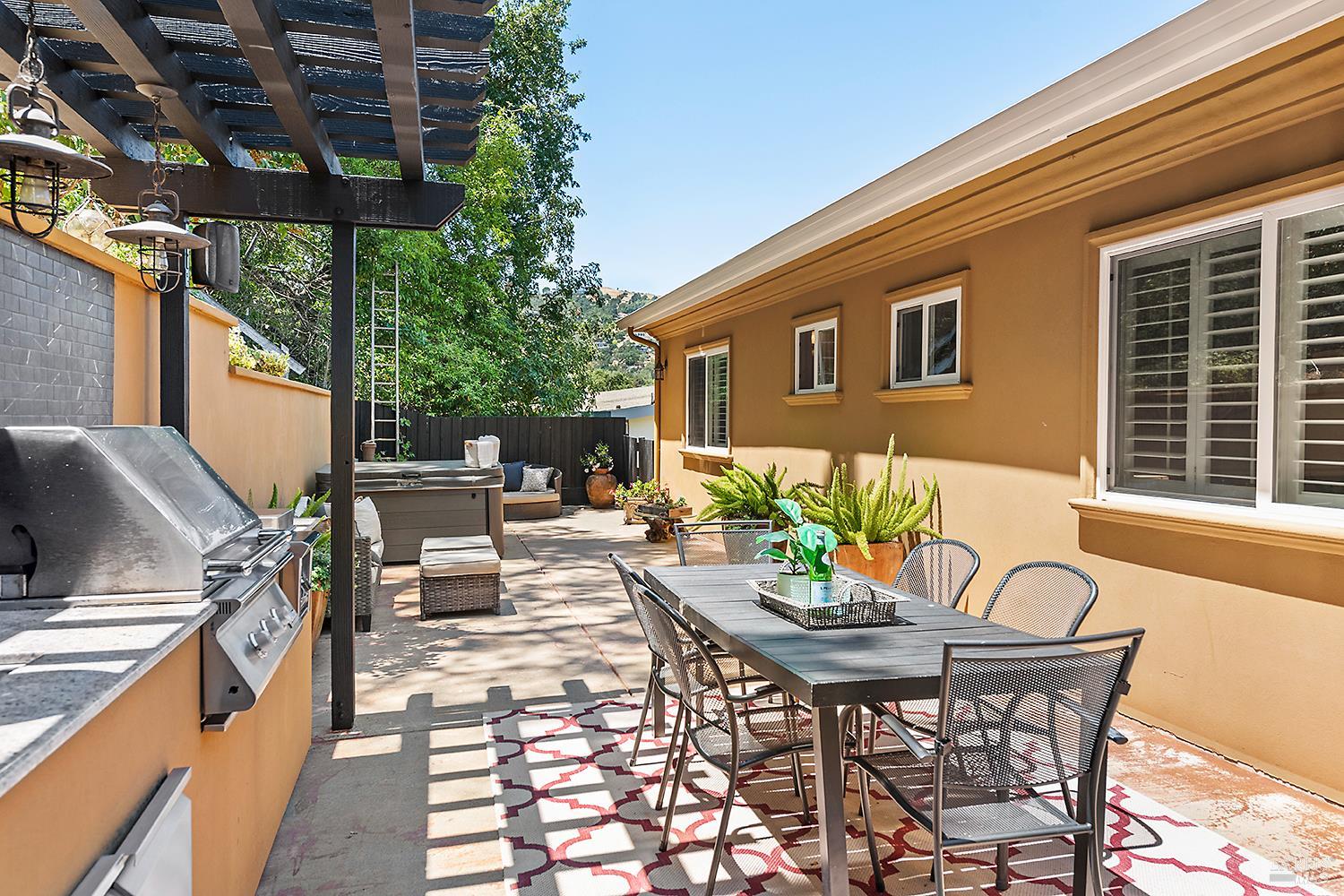Detail Gallery Image 23 of 49 For 444 the Alameda Unkn, San Anselmo,  CA 94960 - 5 Beds | 2/1 Baths