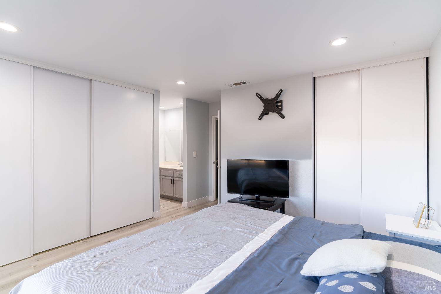Detail Gallery Image 10 of 41 For 220 Bluebell Pl, Vallejo,  CA 94591 - 4 Beds | 2 Baths