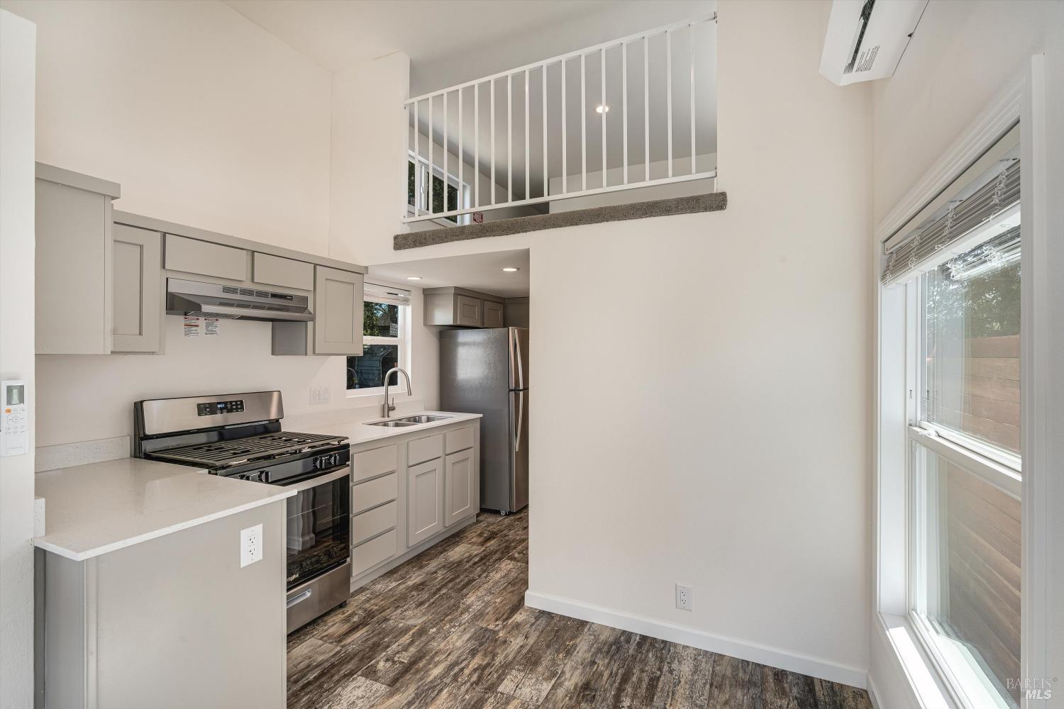Detail Gallery Image 12 of 32 For 101 Colgan Ave 2, Santa Rosa,  CA 95404 - 1 Beds | 1 Baths