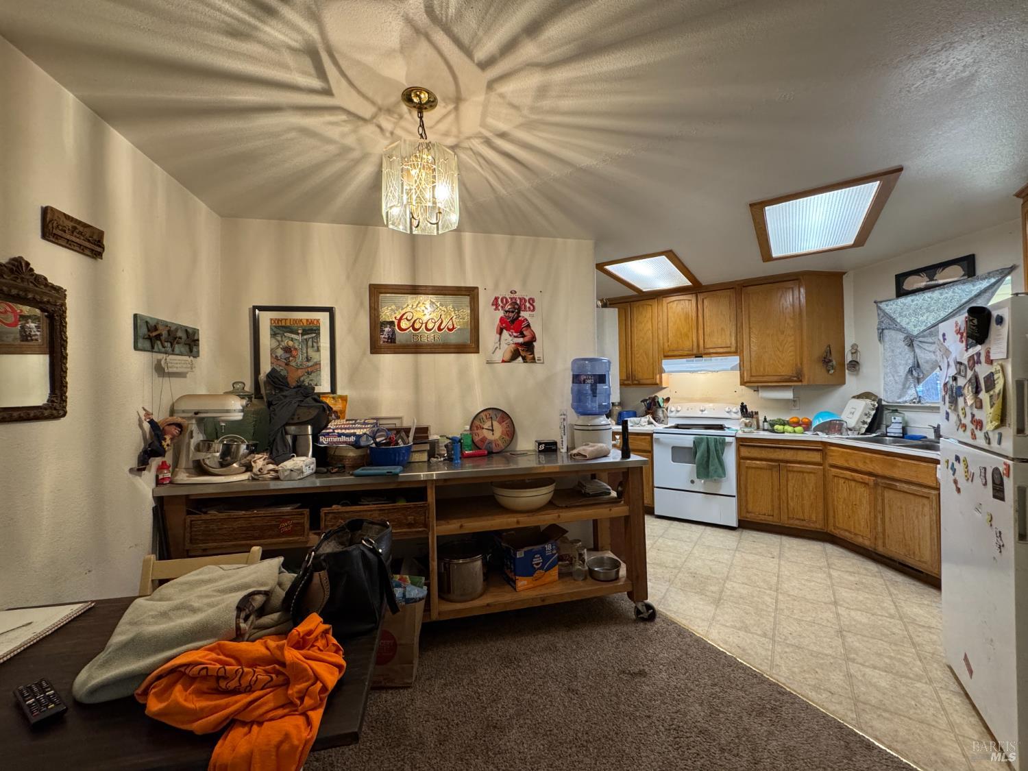 Detail Gallery Image 4 of 13 For 16681 Cobb Blvd, Cobb,  CA 95426 - 3 Beds | 2 Baths