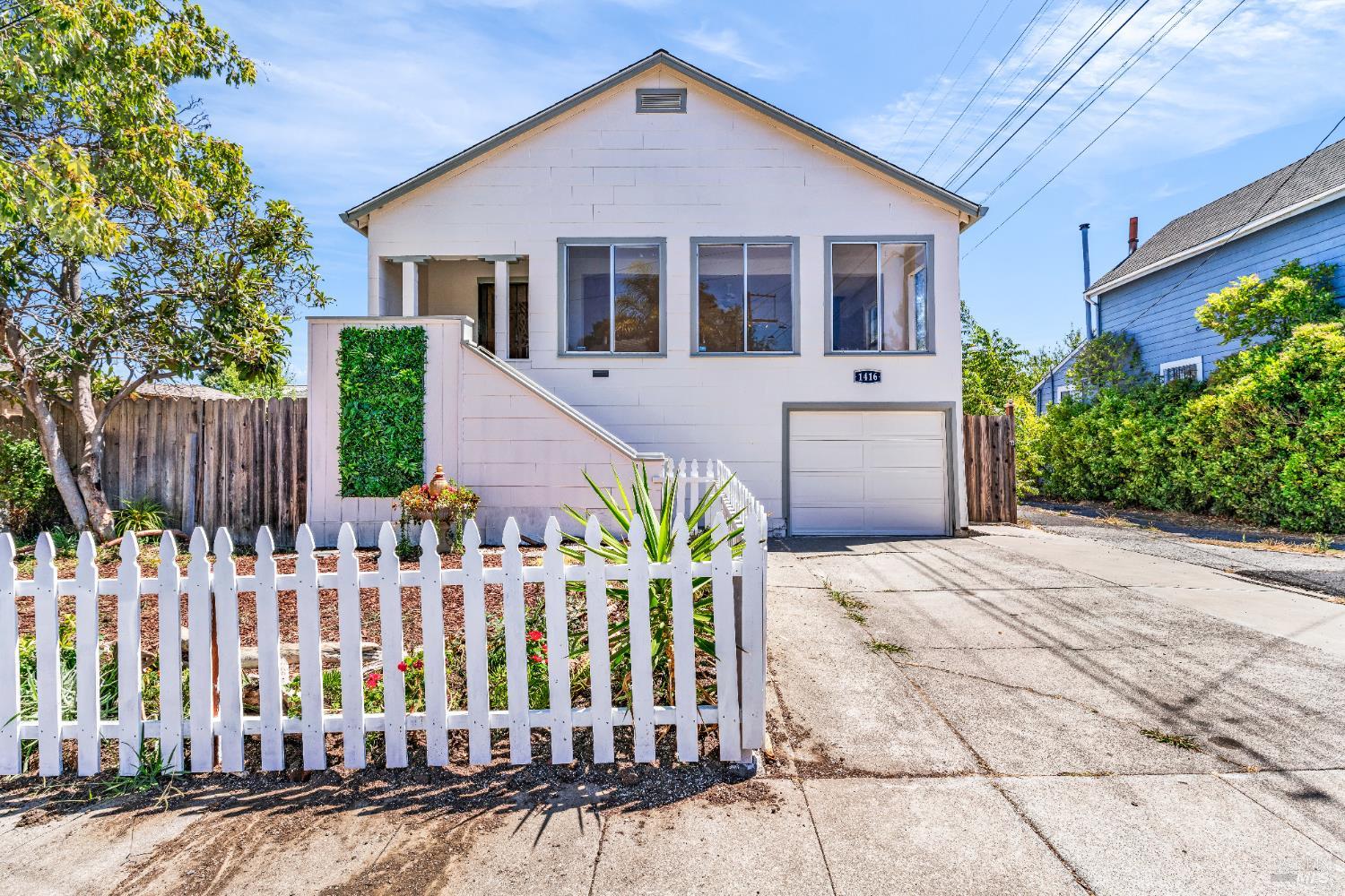 Detail Gallery Image 2 of 22 For 1416 Napa St, Vallejo,  CA 94590 - 2 Beds | 2 Baths