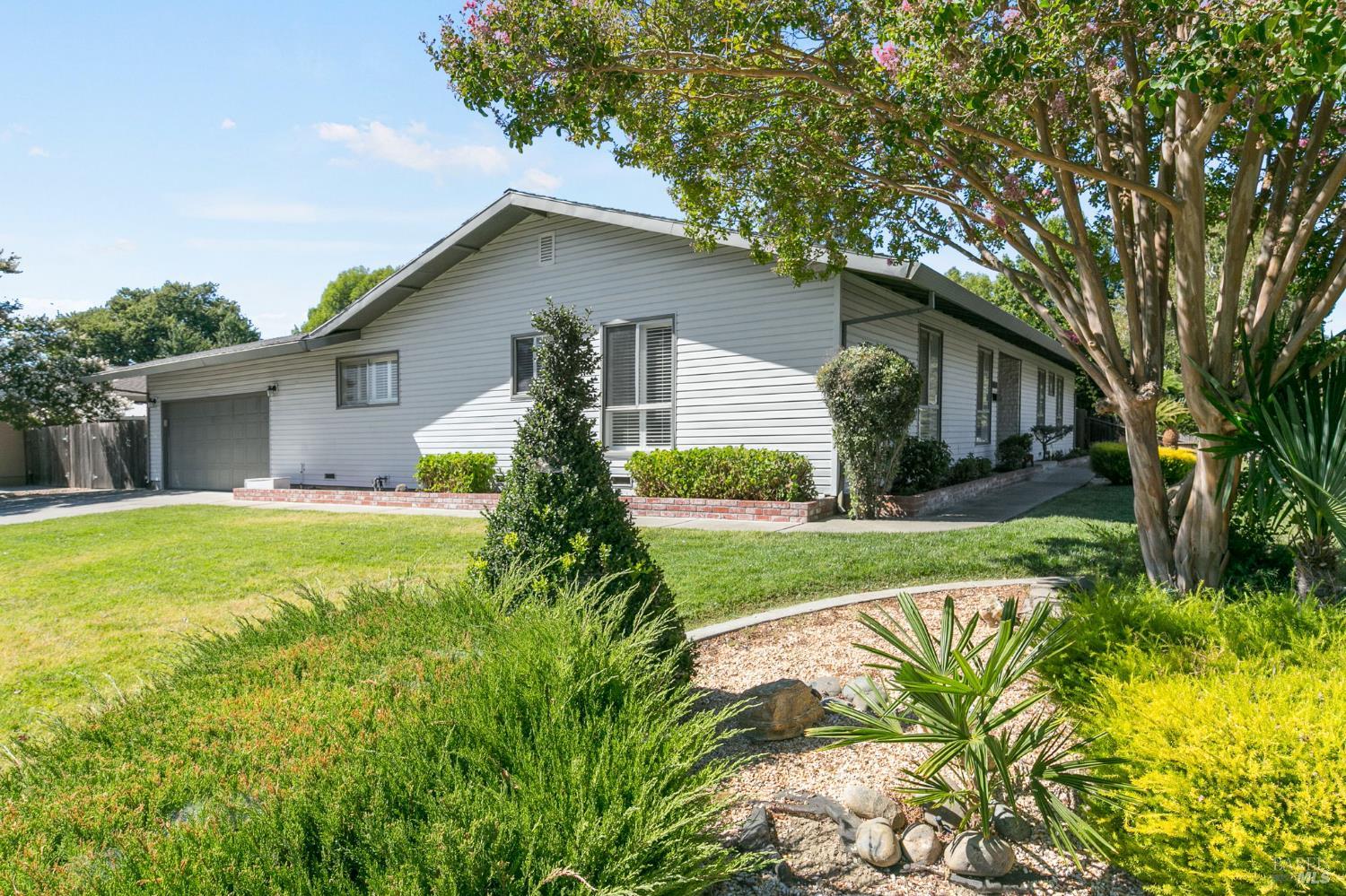 Detail Gallery Image 43 of 50 For 390 S Almond St, Dixon,  CA 95620 - 4 Beds | 2/1 Baths