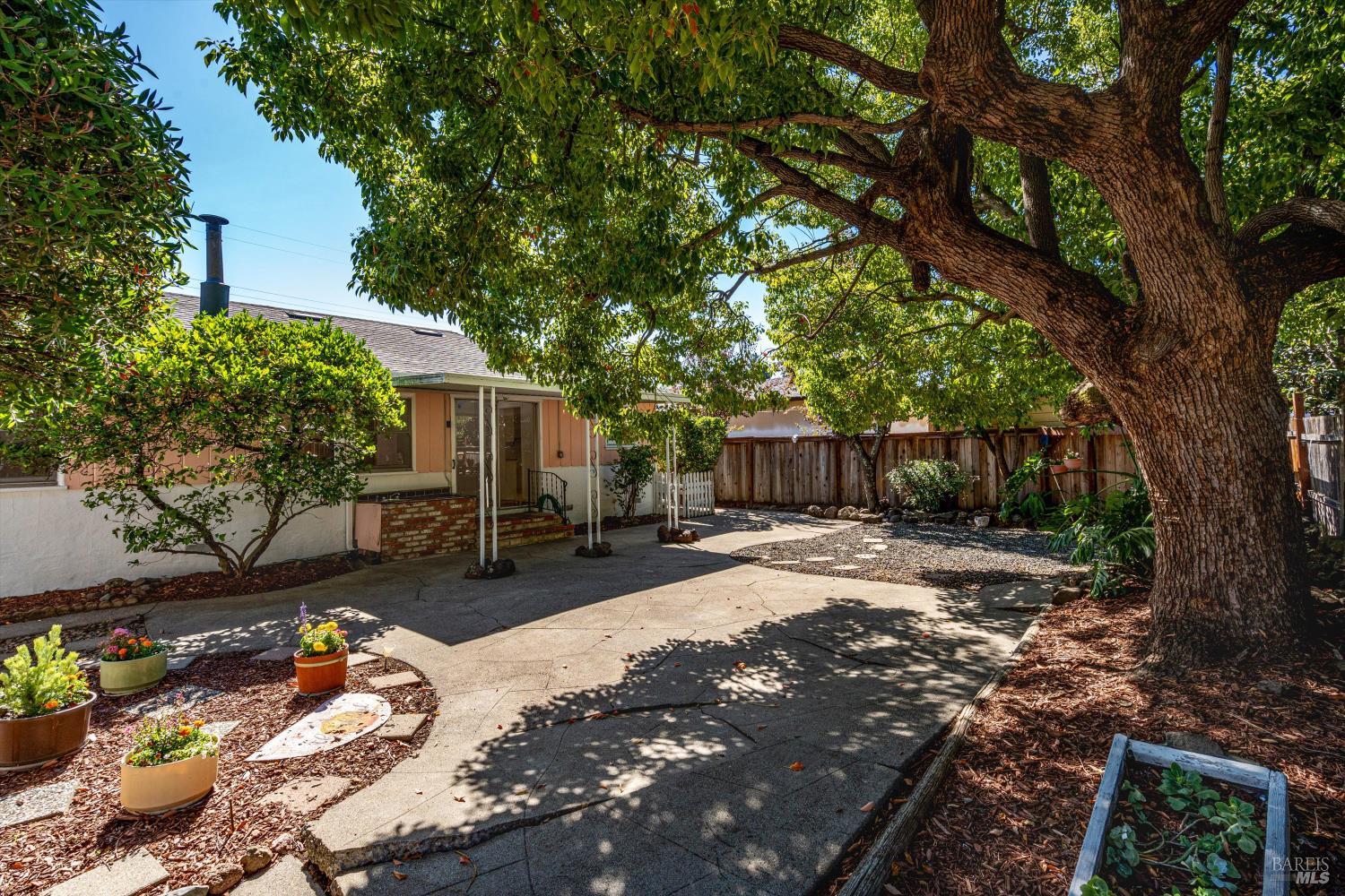 Detail Gallery Image 29 of 40 For 1229 Olive St, Santa Rosa,  CA 95407 - 3 Beds | 2 Baths