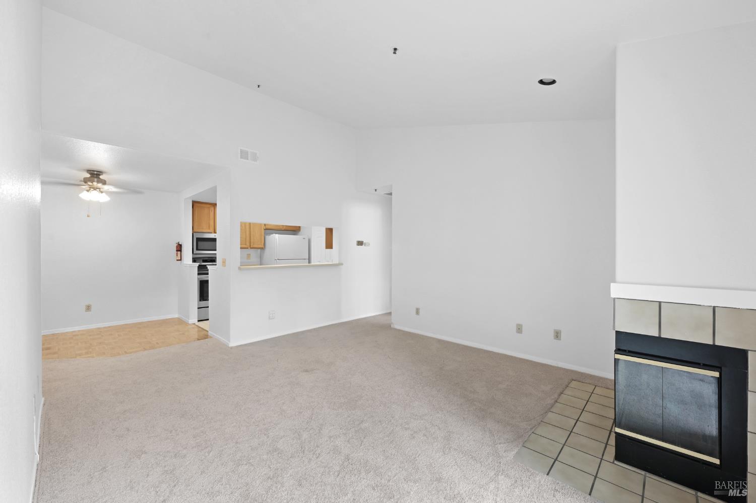 Detail Gallery Image 3 of 29 For 506 Dursey Dr, Pinole,  CA 94564 - 2 Beds | 2 Baths