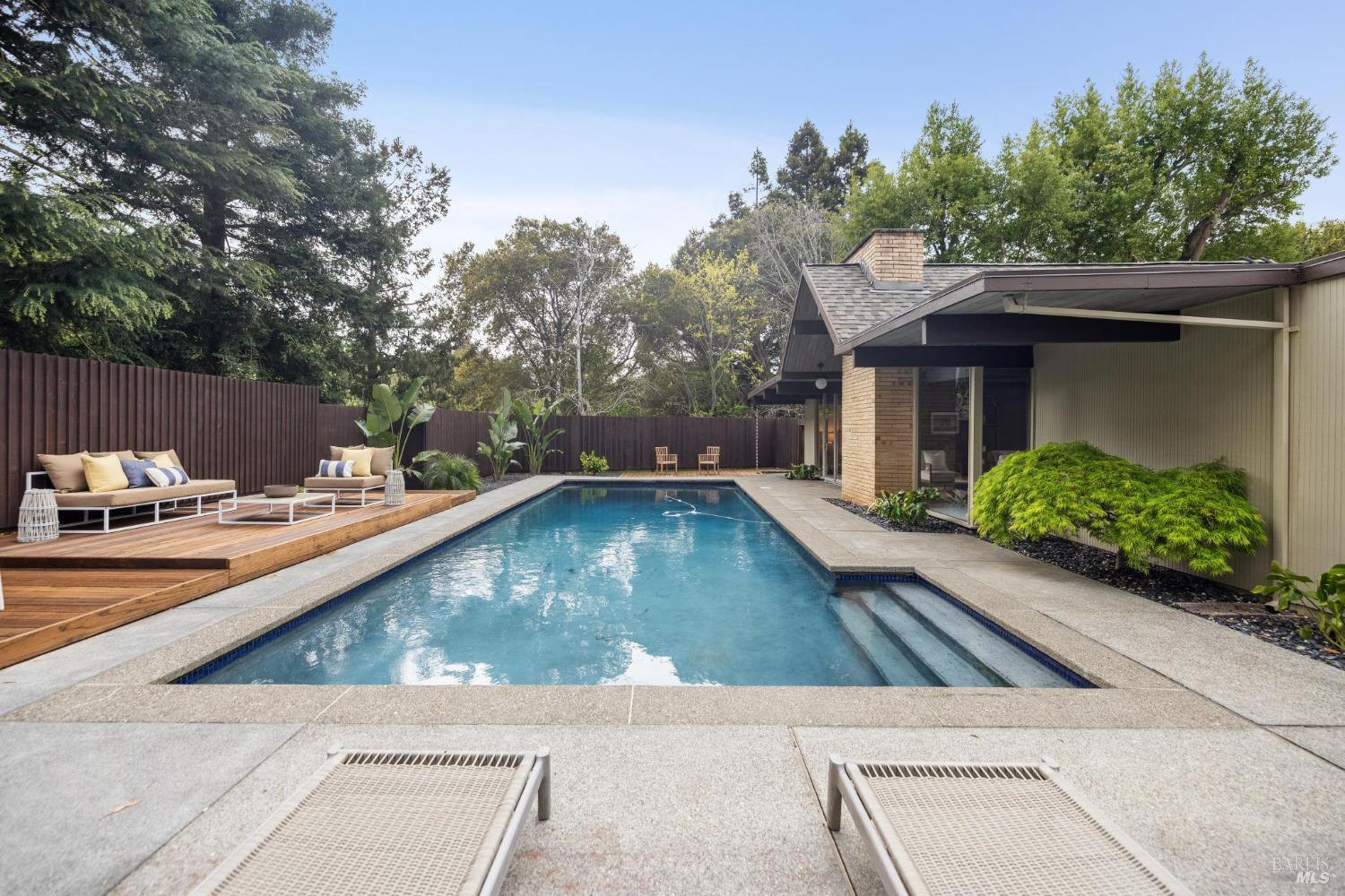 Detail Gallery Image 44 of 55 For 87 Mount Rainier Dr, San Rafael,  CA 94903 - 5 Beds | 2 Baths