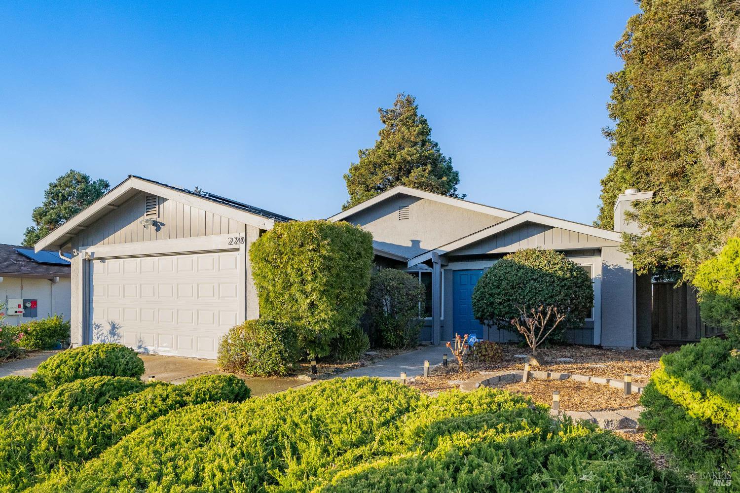 Detail Gallery Image 1 of 41 For 220 Bluebell Pl, Vallejo,  CA 94591 - 4 Beds | 2 Baths