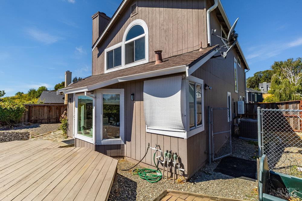 Detail Gallery Image 52 of 61 For 108 James River Rd, Vallejo,  CA 94591 - 3 Beds | 2/1 Baths