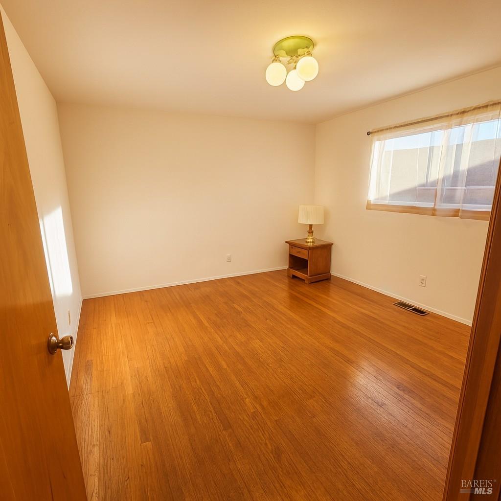 Detail Gallery Image 8 of 18 For 1012 Terra Verde Dr, Napa,  CA 94559 - 3 Beds | 2 Baths