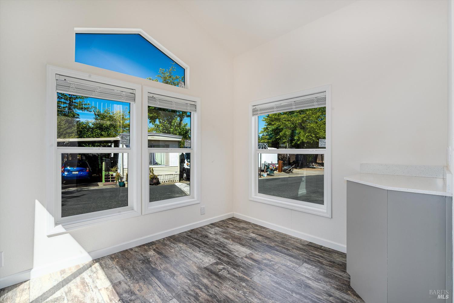 Detail Gallery Image 9 of 32 For 101 Colgan Ave 2, Santa Rosa,  CA 95404 - 1 Beds | 1 Baths