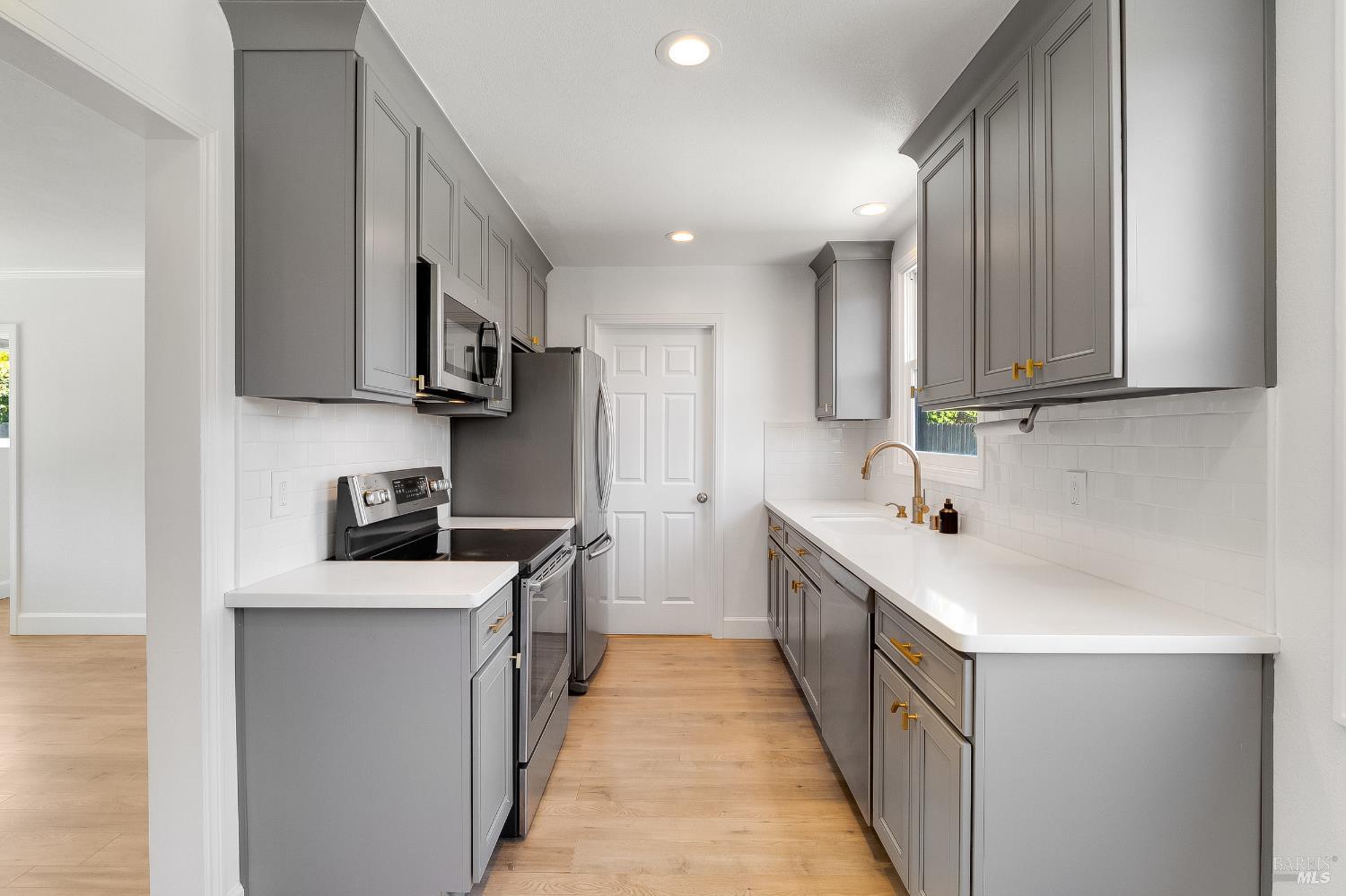 Detail Gallery Image 22 of 62 For 26 Corte Del Sol Unkn, Benicia,  CA 94510 - 3 Beds | 1 Baths