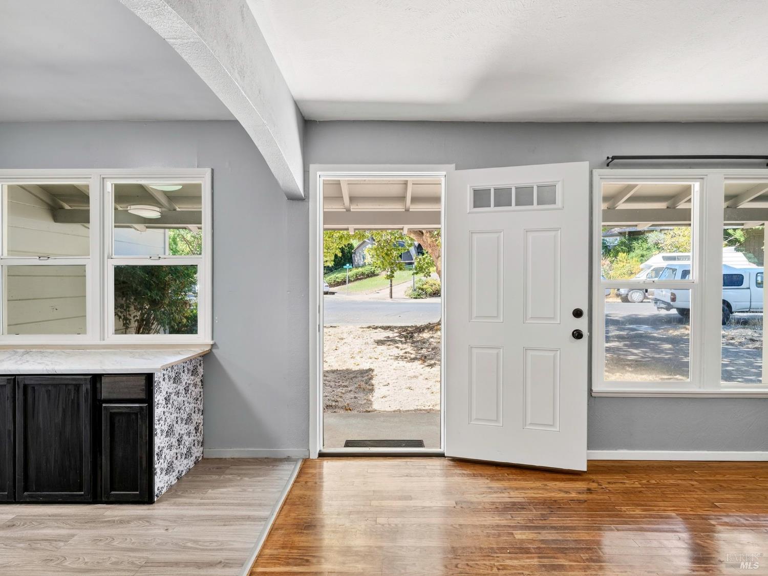 Detail Gallery Image 3 of 28 For 693 Mendocino Dr, Ukiah,  CA 95482 - 3 Beds | 1 Baths