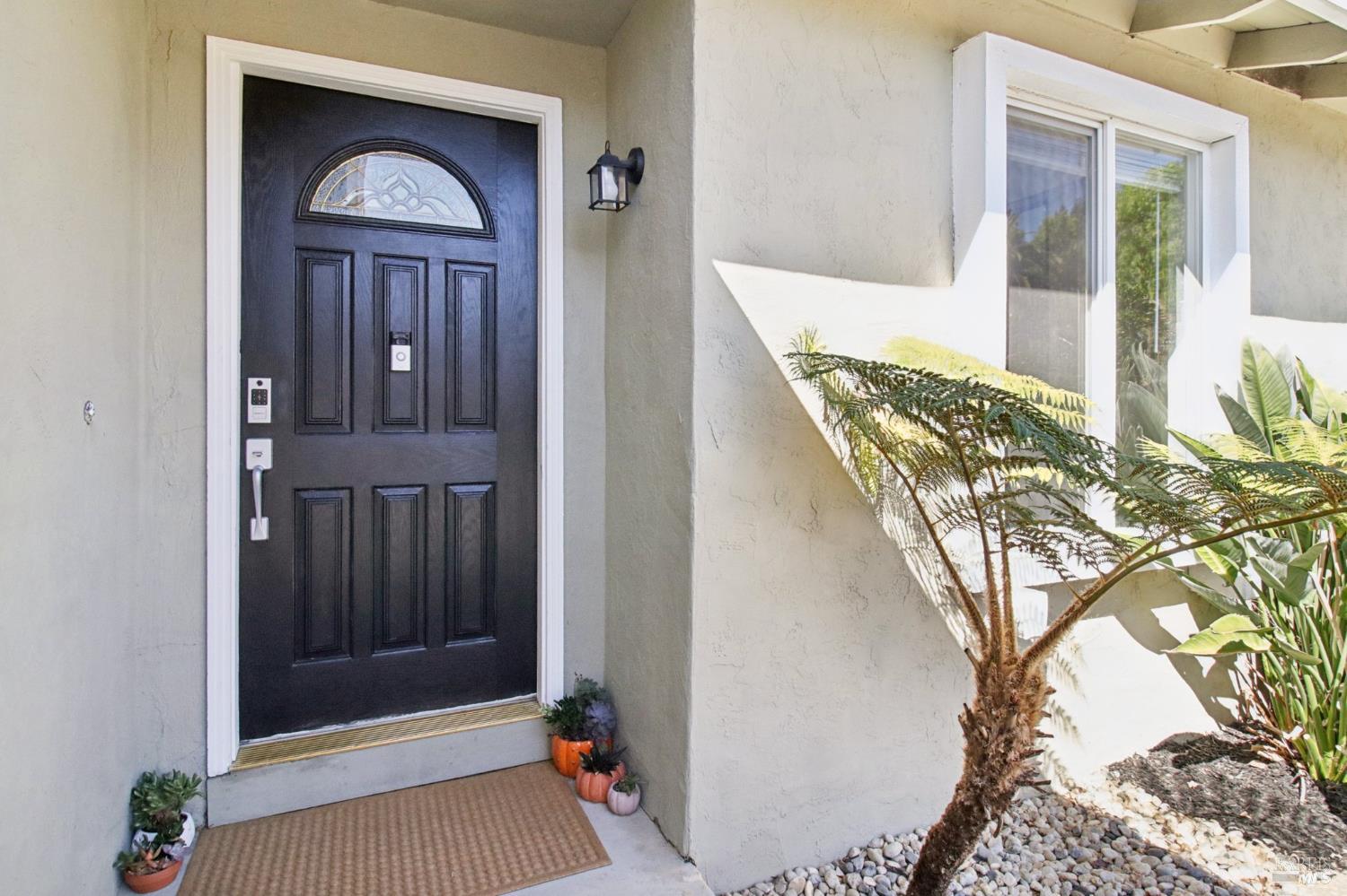 Detail Gallery Image 5 of 47 For 2246 Minaret Dr, Martinez,  CA 94553 - 3 Beds | 2 Baths