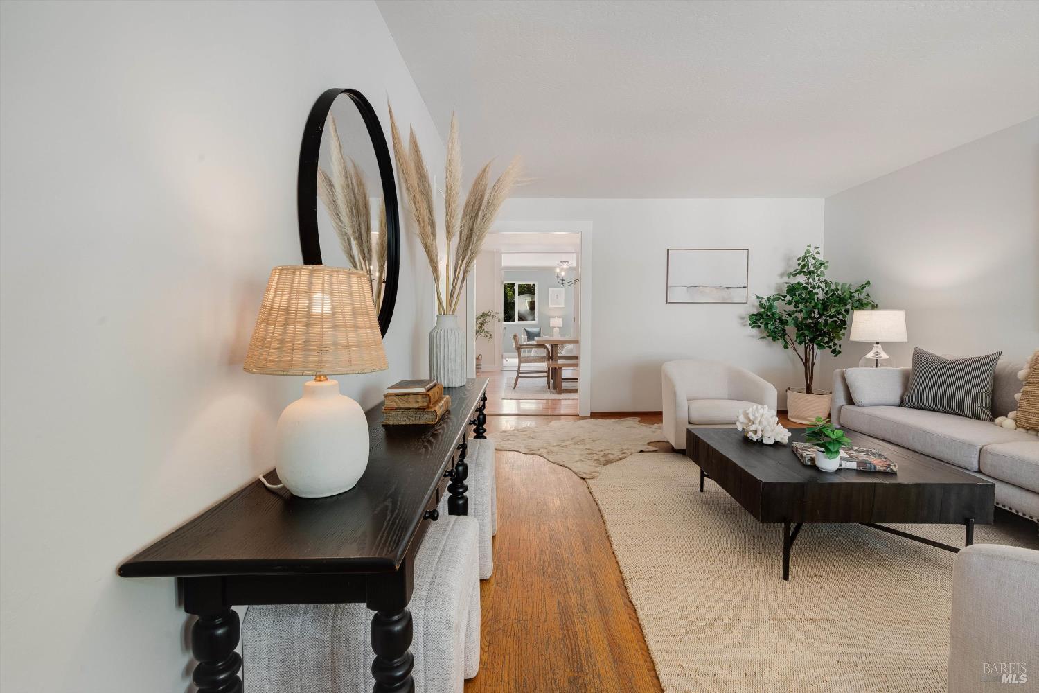 Detail Gallery Image 7 of 46 For 19100 Ola Ct, Sonoma,  CA 95476 - 2 Beds | 2 Baths