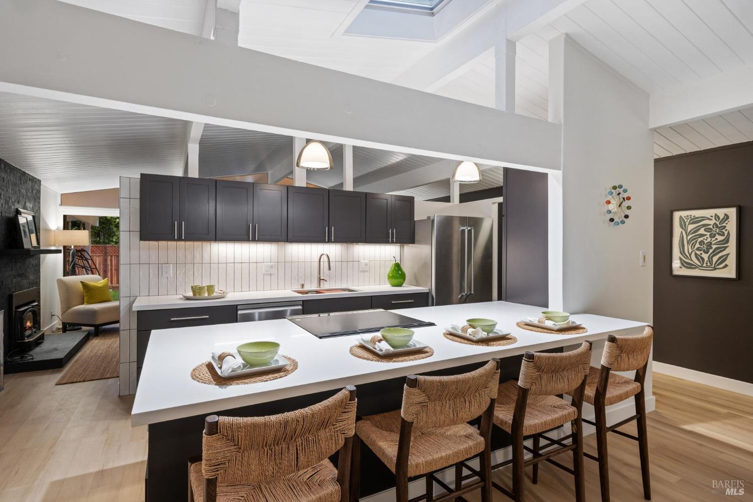 Detail Gallery Image 29 of 37 For 819 Greenberry Ln, San Rafael,  CA 94903 - 4 Beds | 2 Baths