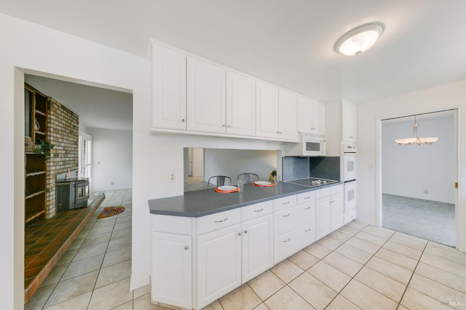 Detail Gallery Image 12 of 50 For 390 S Almond St, Dixon,  CA 95620 - 4 Beds | 2/1 Baths