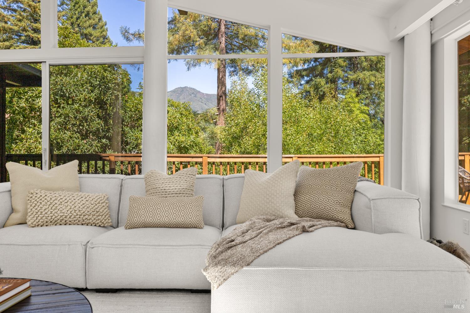 Detail Gallery Image 7 of 56 For 306 Edgewood Ave, Mill Valley,  CA 94941 - 4 Beds | 3 Baths
