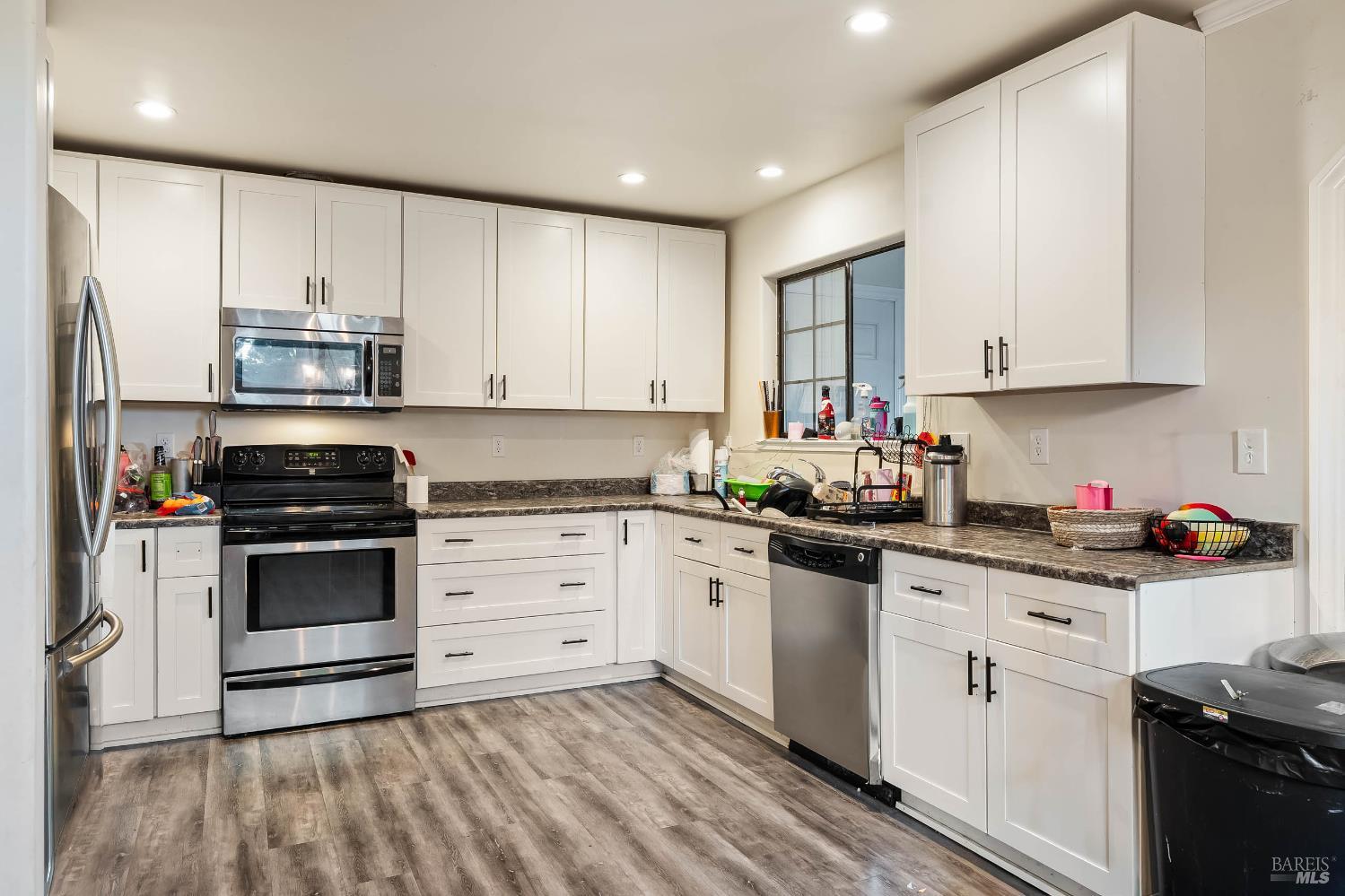 Detail Gallery Image 5 of 36 For 3664 Mckinnley Dr, Clearlake,  CA 95422 - 3 Beds | 2 Baths