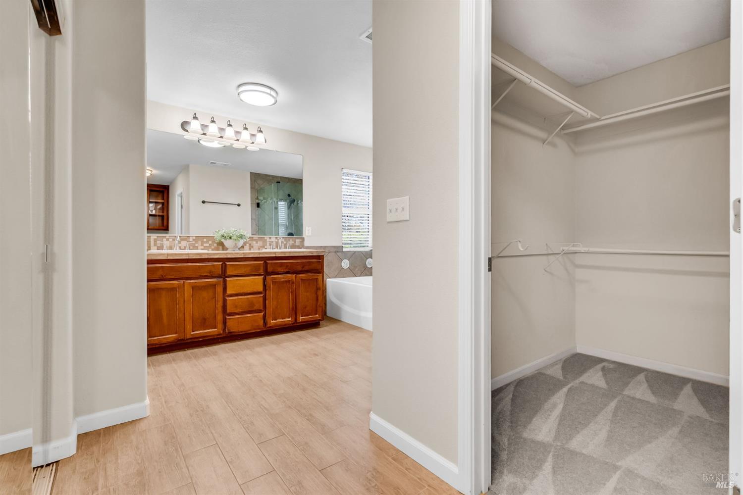 Detail Gallery Image 25 of 43 For 1946 Leaning Oak Ct, Fairfield,  CA 94534 - 5 Beds | 3 Baths