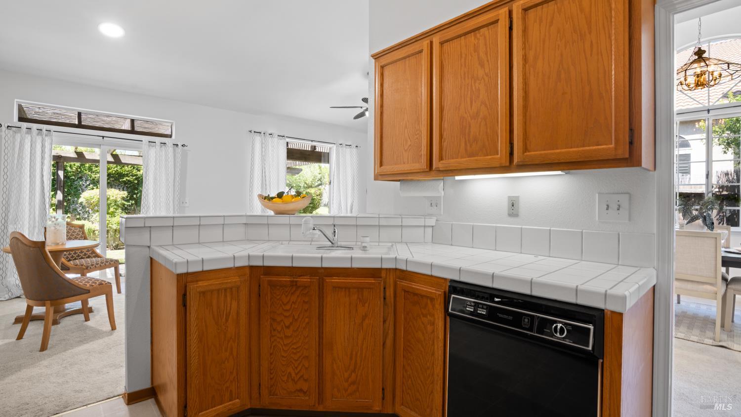 Detail Gallery Image 16 of 58 For 202 Bantry Dr, Vacaville,  CA 95688 - 3 Beds | 2 Baths