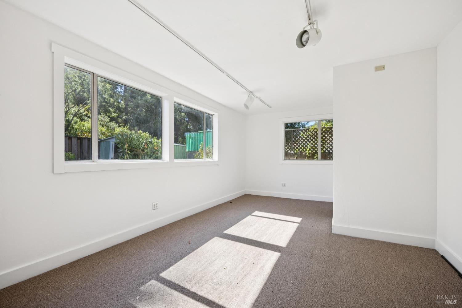 Detail Gallery Image 35 of 40 For 95 the Alameda Unkn, San Anselmo,  CA 94960 - 3 Beds | 2 Baths