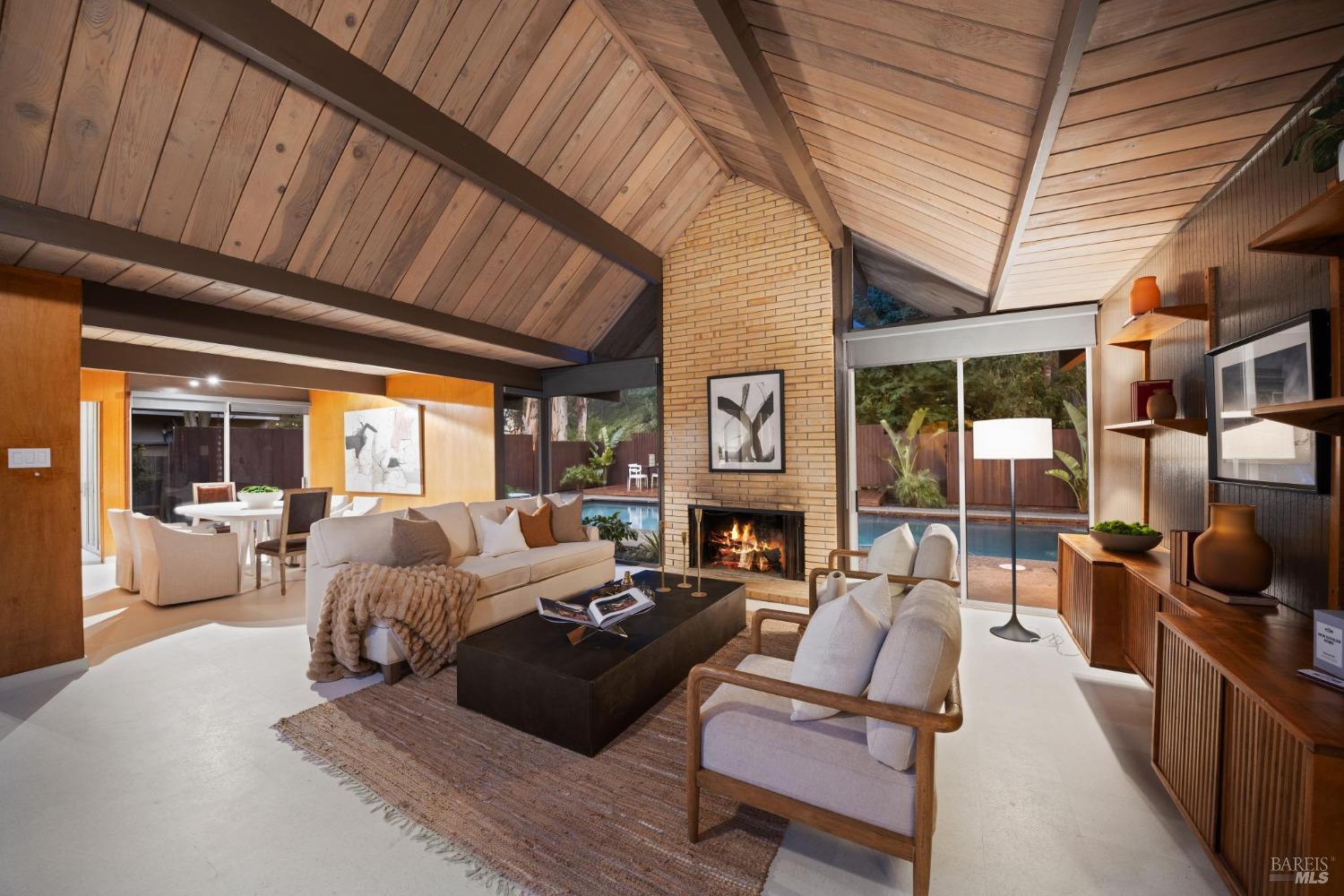 Detail Gallery Image 6 of 55 For 87 Mount Rainier Dr, San Rafael,  CA 94903 - 5 Beds | 2 Baths