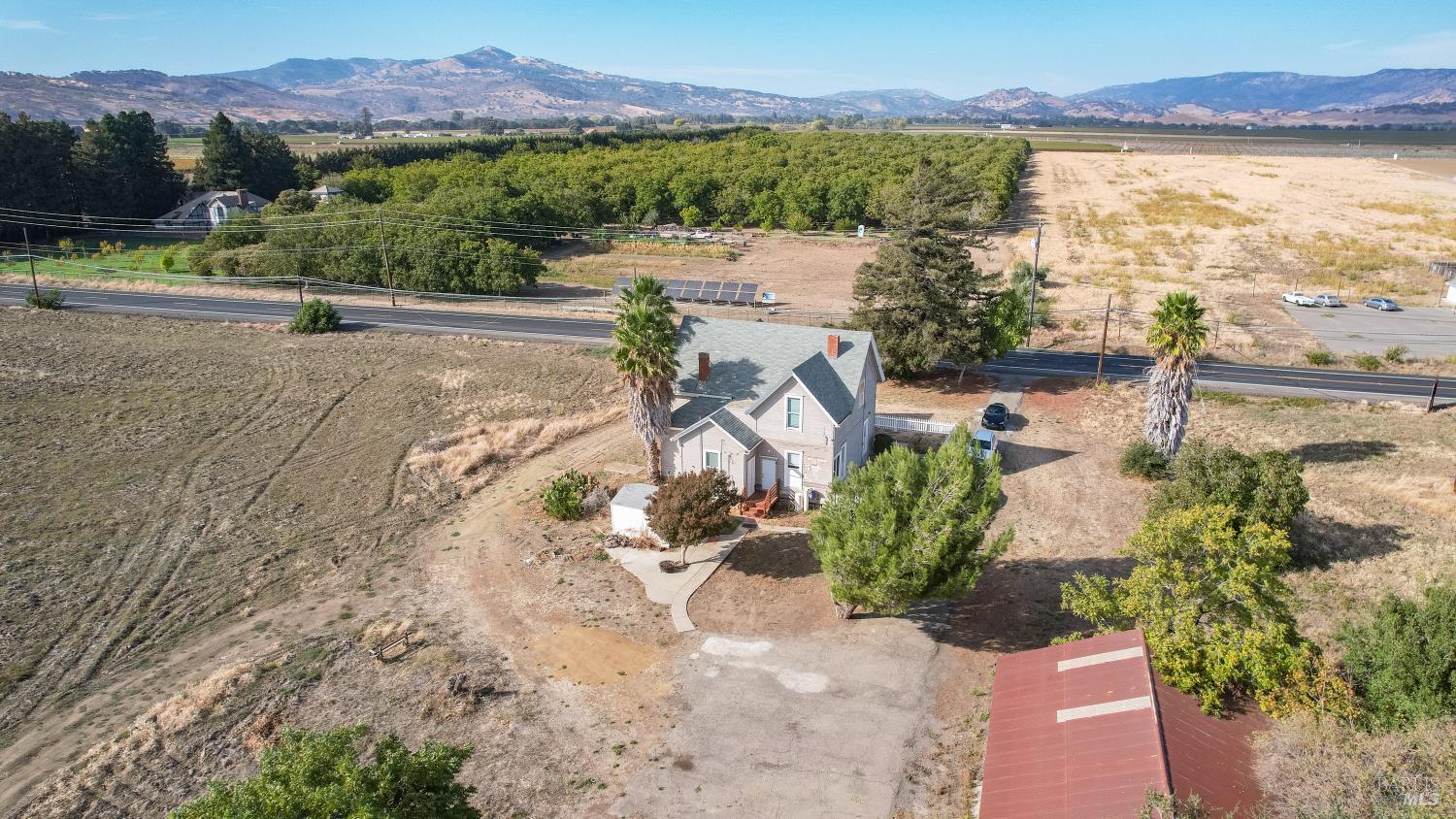 Detail Gallery Image 6 of 22 For 2626 Rockville Rd, Fairfield,  CA 94534 - 6 Beds | 1/1 Baths
