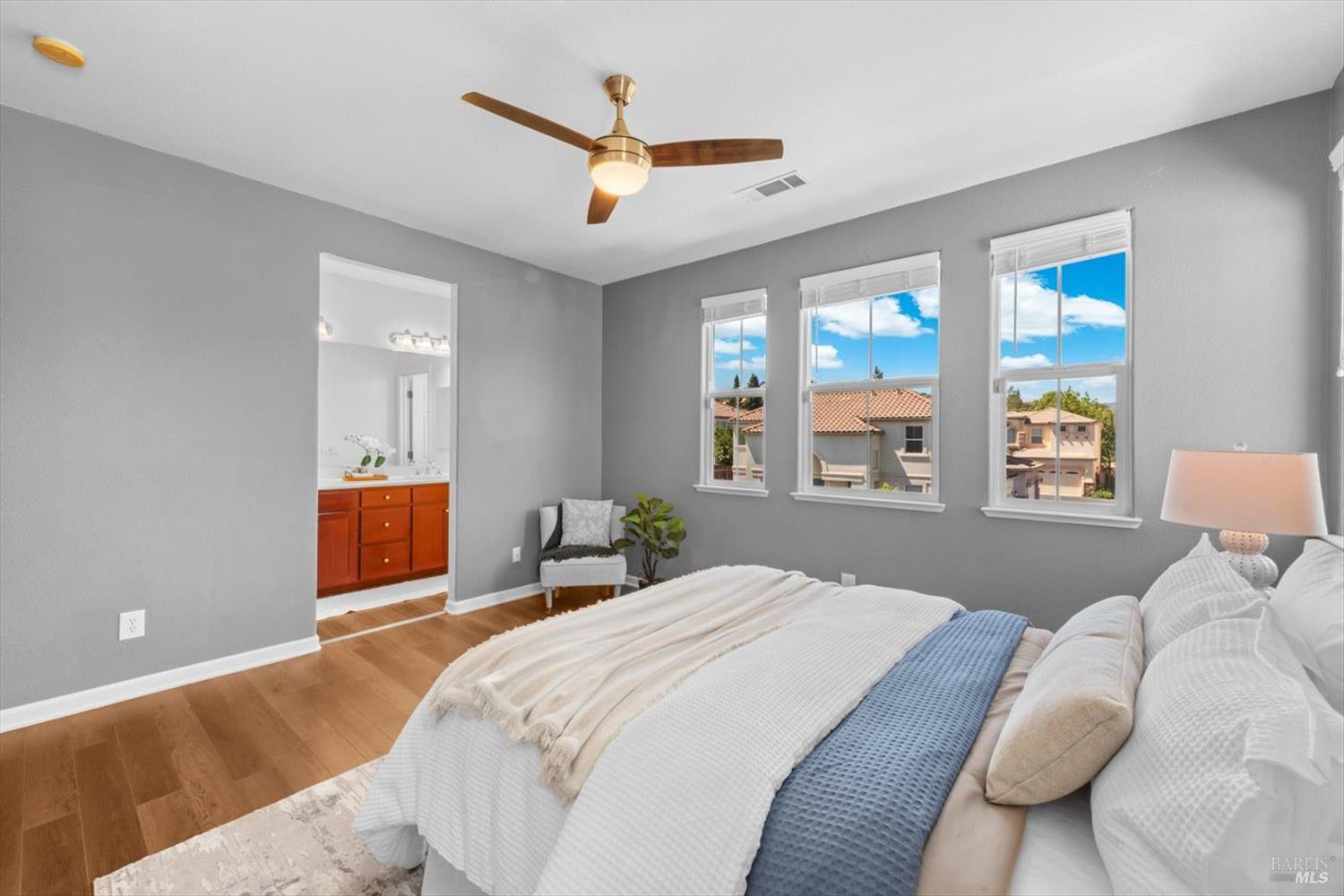 Detail Gallery Image 31 of 54 For 1013 Portofino Ave, Vacaville,  CA 95687 - 3 Beds | 2/1 Baths