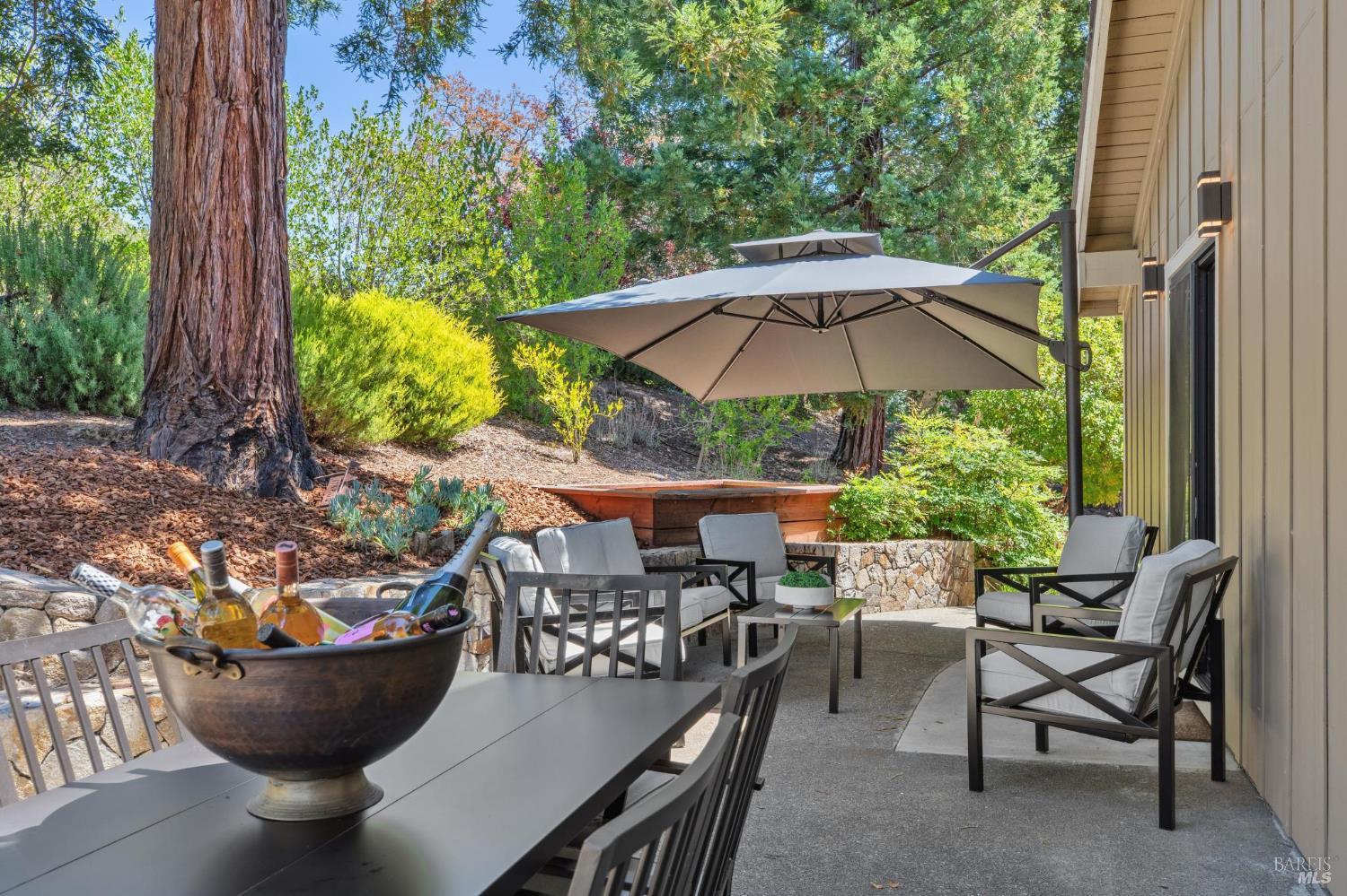 Detail Gallery Image 13 of 69 For 836 Acorn Way, Napa,  CA 94558 - 3 Beds | 2 Baths