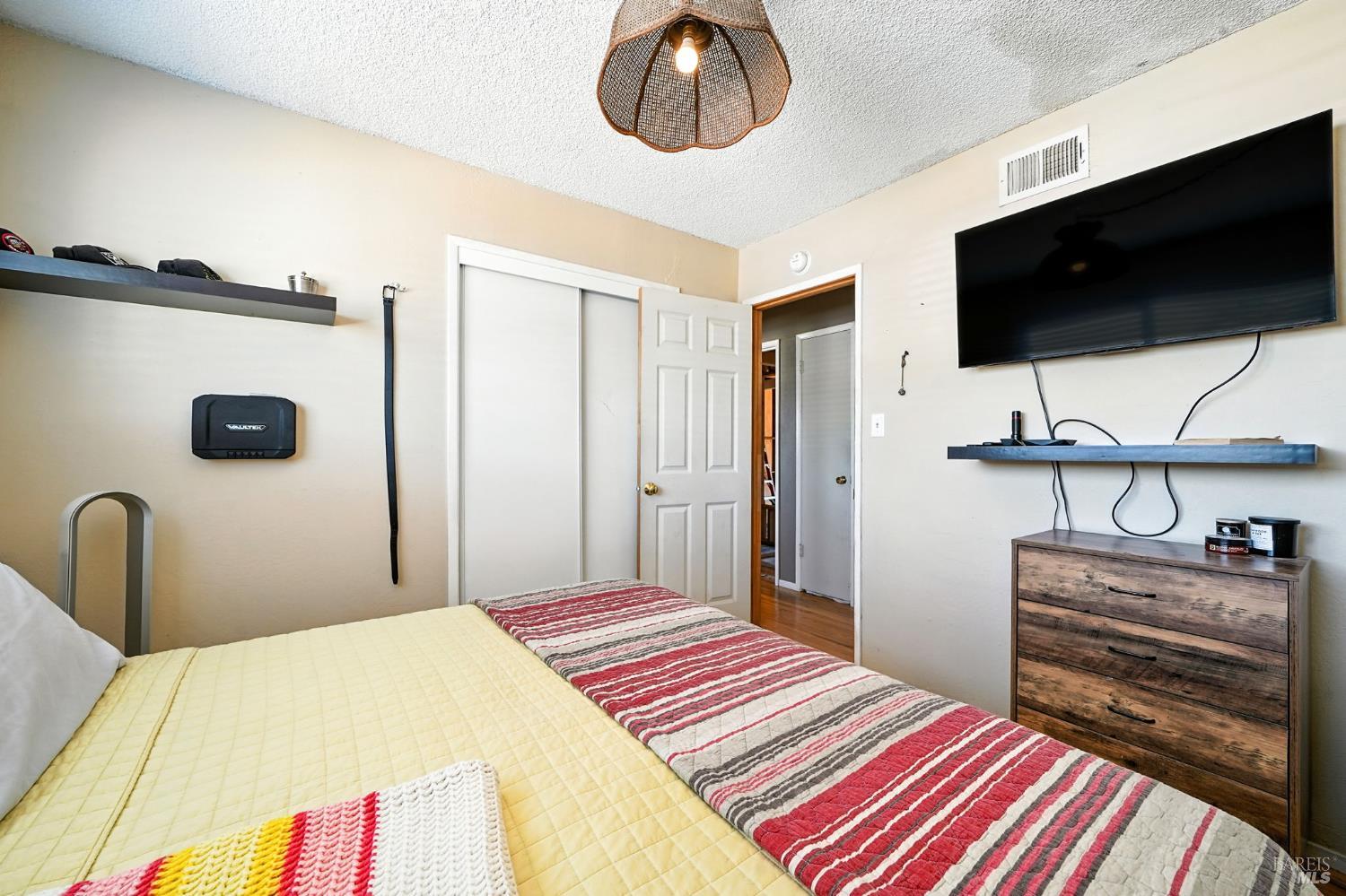 Detail Gallery Image 13 of 33 For 4272 Brentwood Cir, Concord,  CA 94521 - 3 Beds | 2 Baths