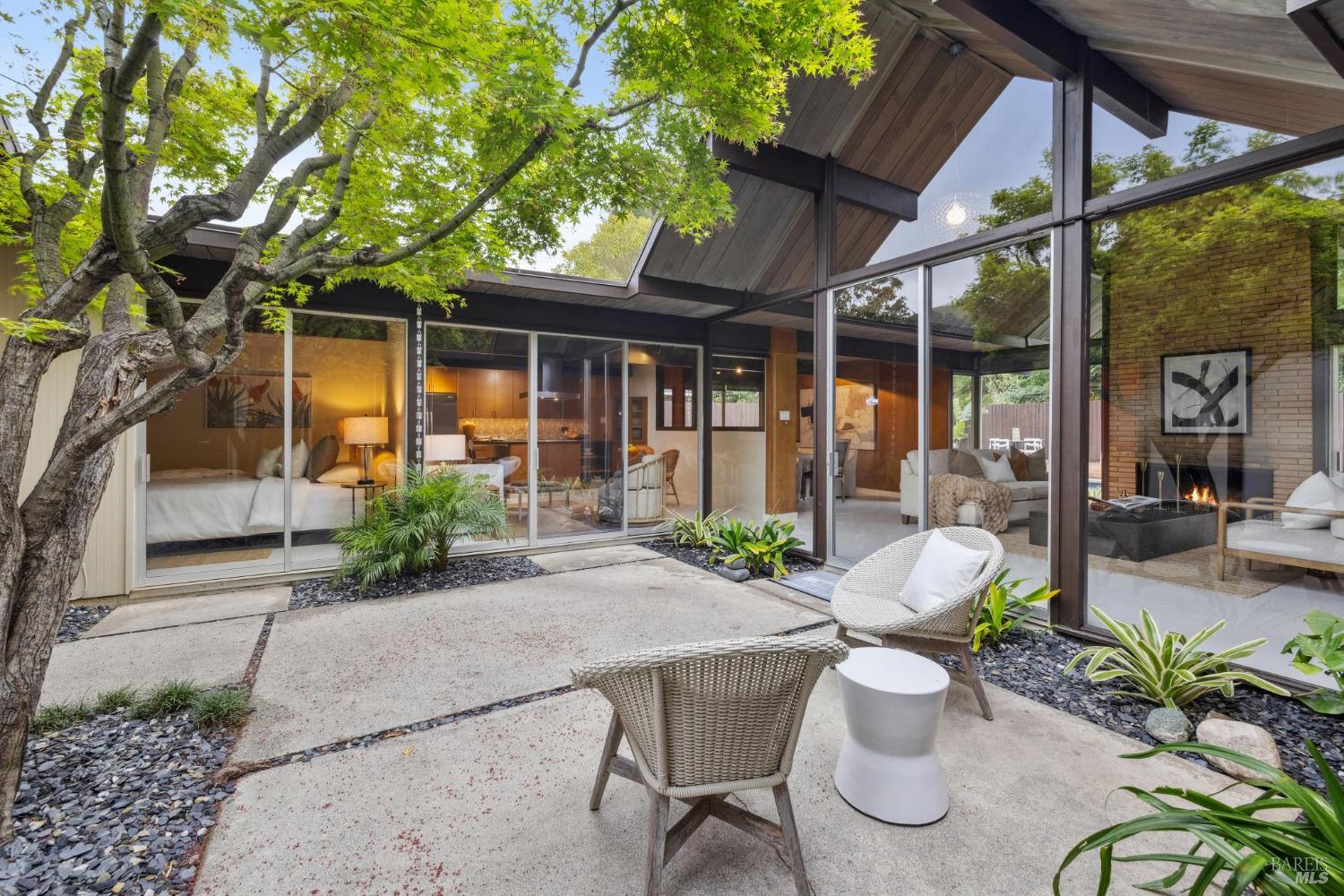 Detail Gallery Image 39 of 55 For 87 Mount Rainier Dr, San Rafael,  CA 94903 - 5 Beds | 2 Baths