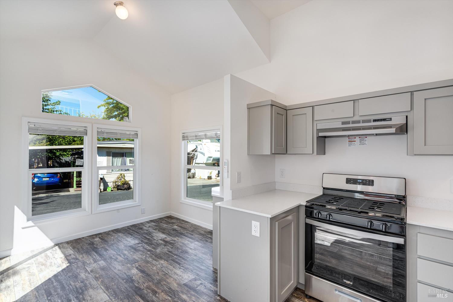 Detail Gallery Image 13 of 32 For 101 Colgan Ave 2, Santa Rosa,  CA 95404 - 1 Beds | 1 Baths