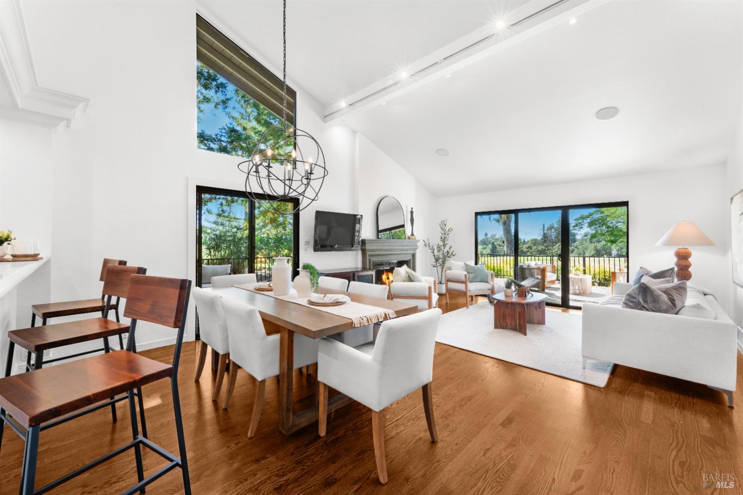 Detail Gallery Image 4 of 48 For 845 Acorn Way, Napa,  CA 94558 - 3 Beds | 2 Baths