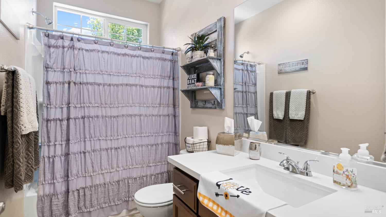 Detail Gallery Image 17 of 35 For 570 Syracuse Ln, Dixon,  CA 95620 - 3 Beds | 2 Baths