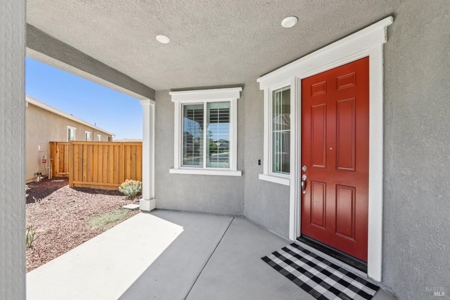 Detail Gallery Image 3 of 44 For 1553 Base Ct, Dixon,  CA 95620 - 4 Beds | 3 Baths