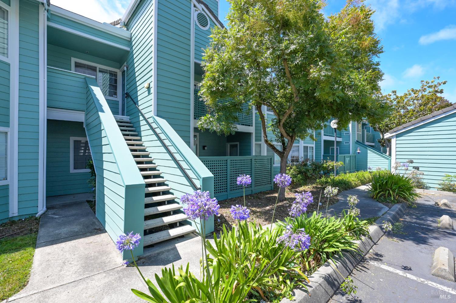 Detail Gallery Image 1 of 29 For 506 Dursey Dr, Pinole,  CA 94564 - 2 Beds | 2 Baths