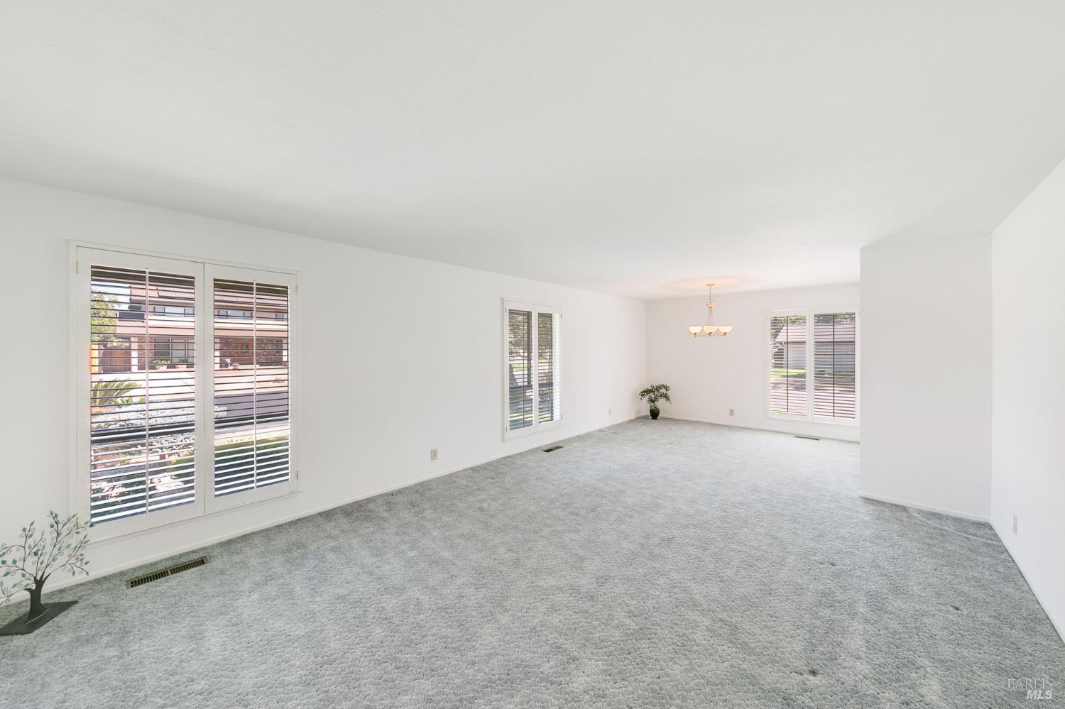Detail Gallery Image 6 of 50 For 390 S Almond St, Dixon,  CA 95620 - 4 Beds | 2/1 Baths